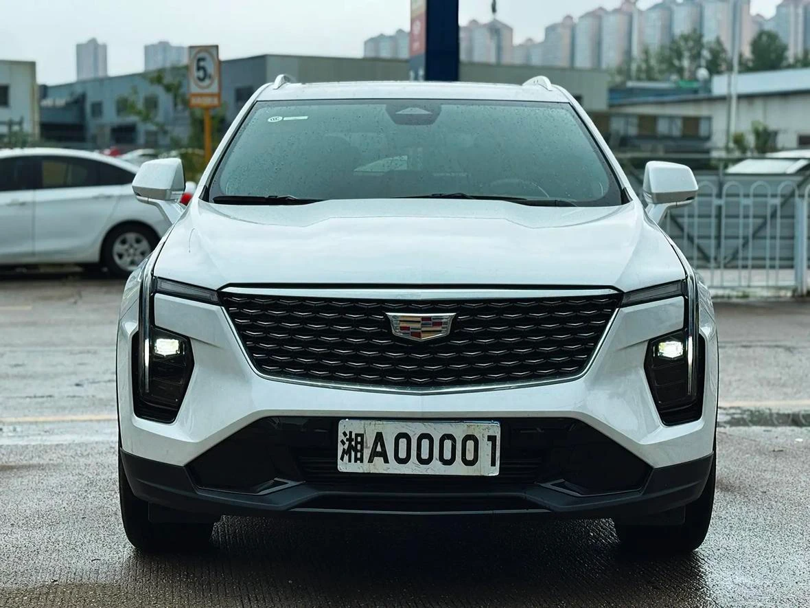 Cadillac XT4 28T Front-Wheel Drive Premium - exterior