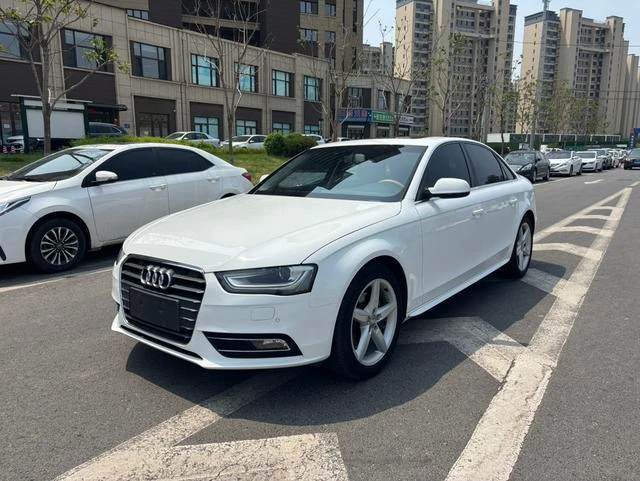 Audi A4L 35TFSI Automatic Standard Trim