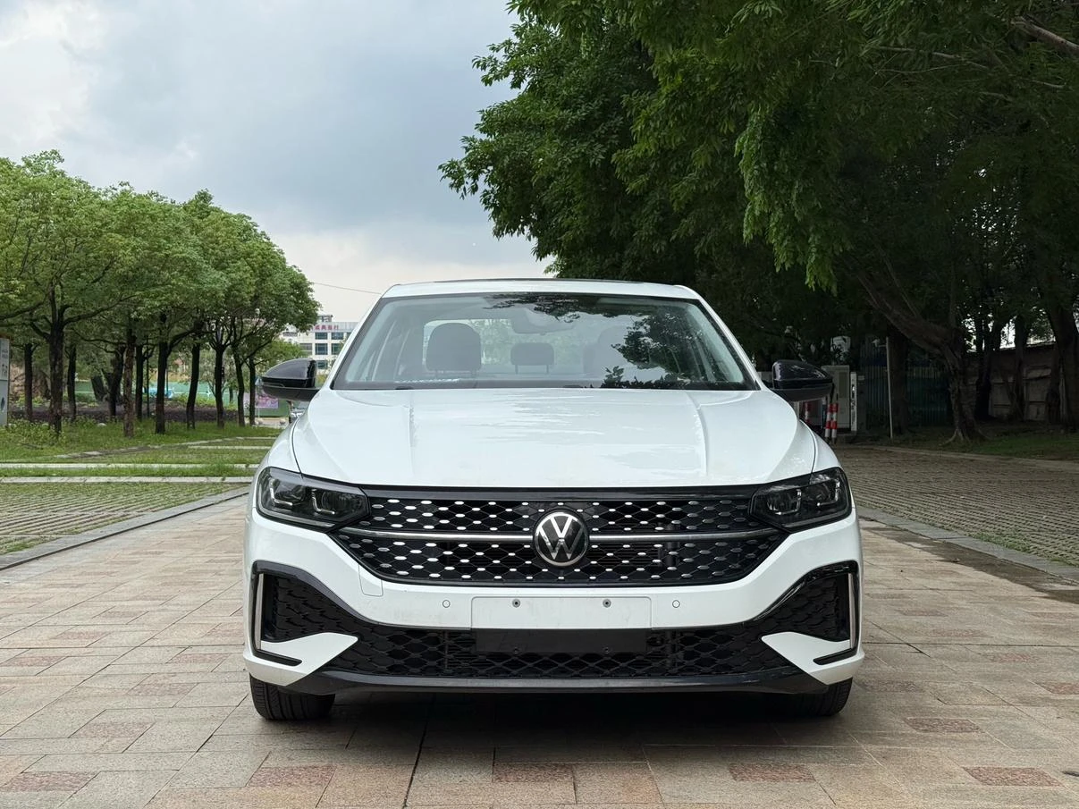 Volkswagen Lavida 300TSI DSG Star Leading Edition - exterior