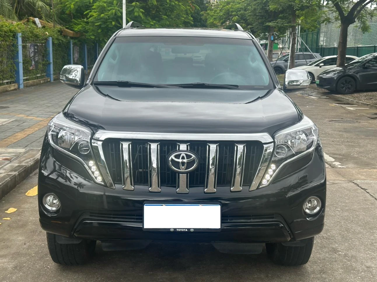 Toyota Prado 2.7L - exterior