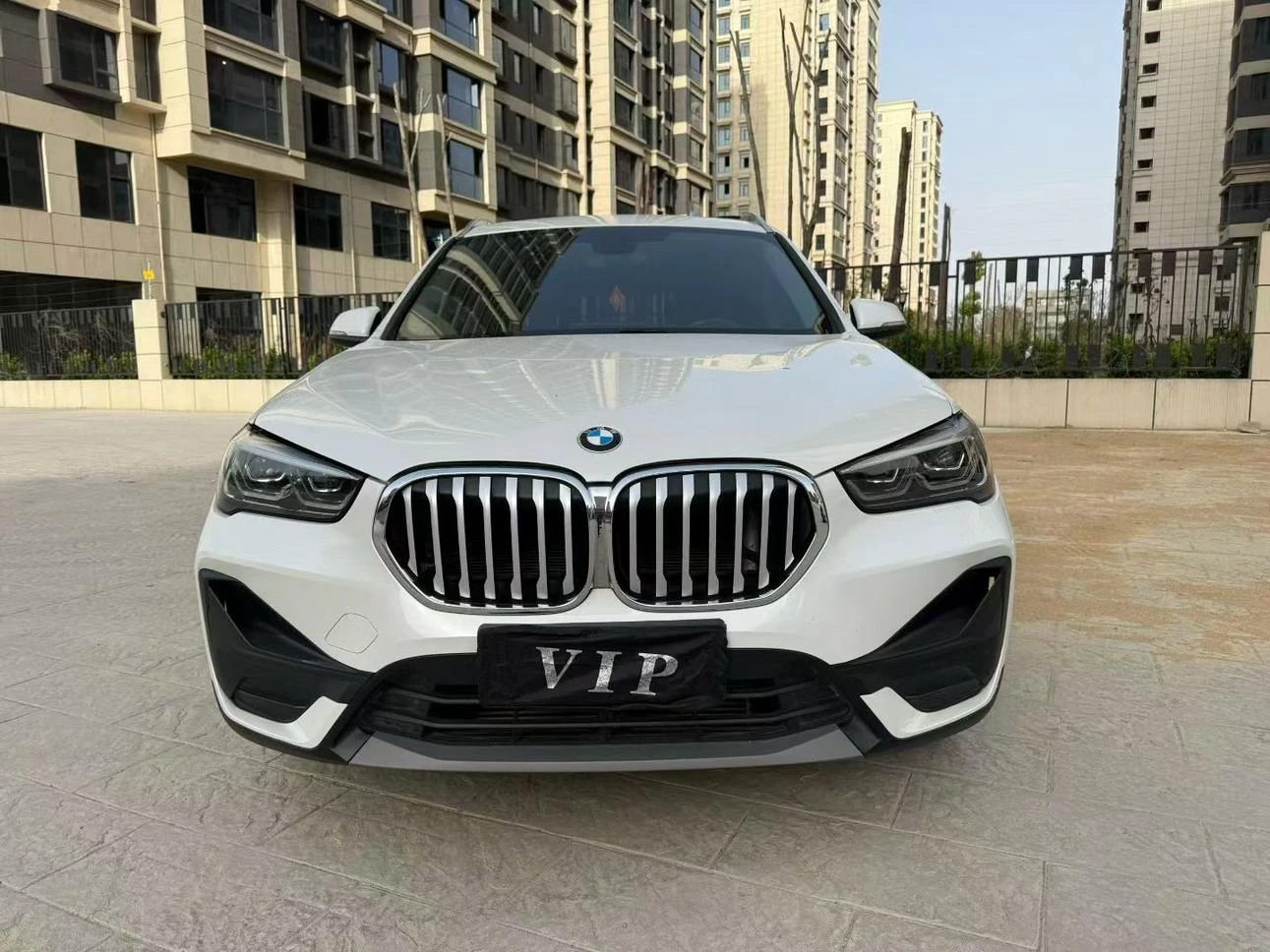 BMW X1 sDrive25Li Leading Edition - exterior