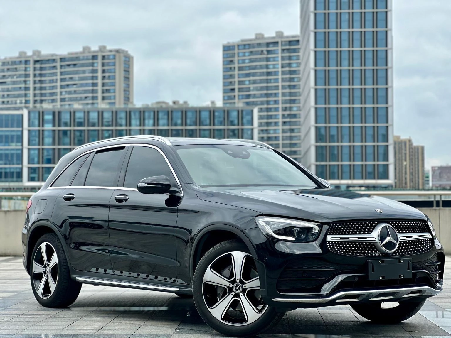 Mercedes-Benz GLC-Class GLC300L 4MATIC - exterior
