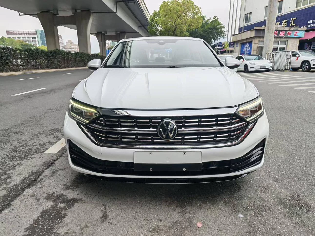 Volkswagen Sagitar 200TSI DSG Surpass Edition - exterior