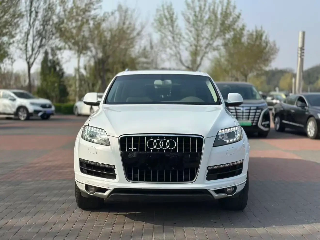 Audi Q7 3.0 All-Wheel Drive - exterior