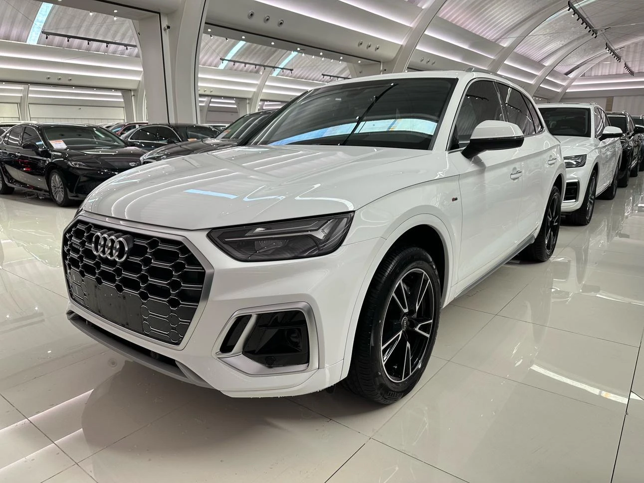 Audi Q5L 40 TFSI - exterior