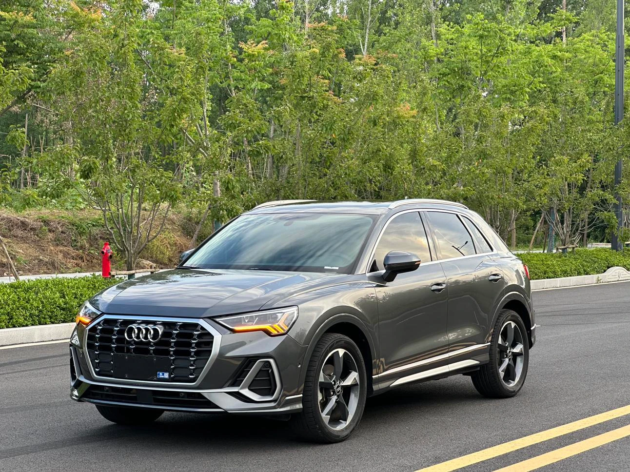 Audi Q3 35 TFSI Fashion Dynamic - exterior
