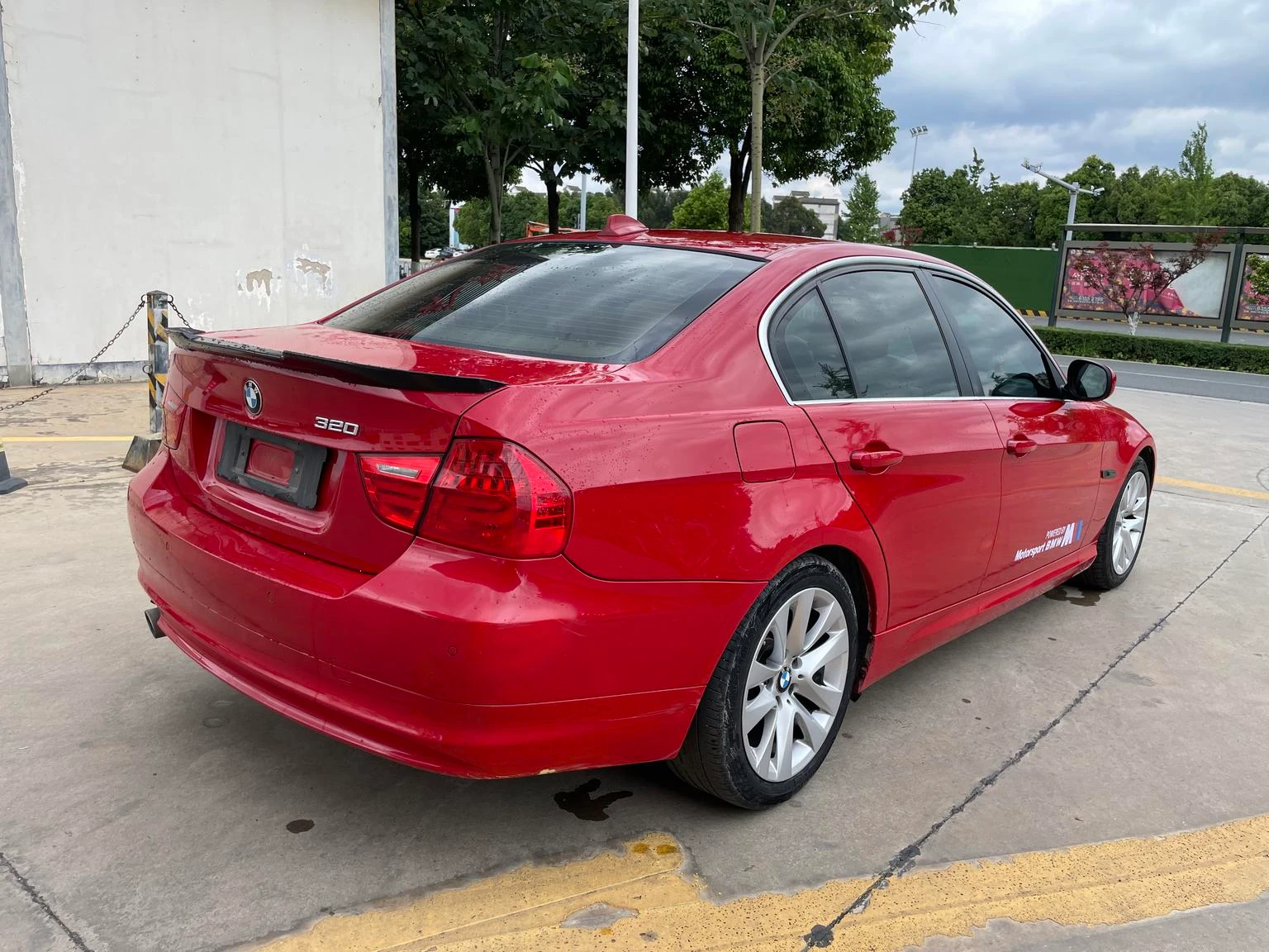 BMW 320i 