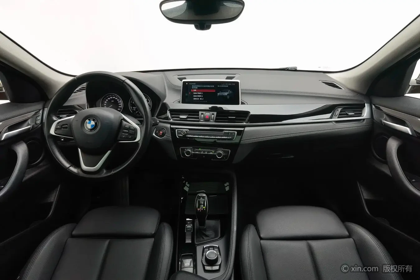 BMW X2 sDrive20i  - interior