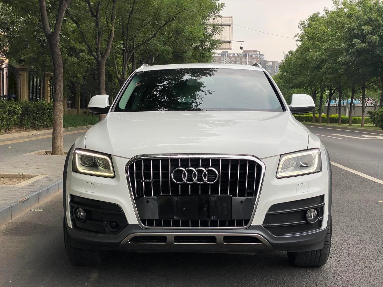 Audi Q5 45 TFSI Quattro Offroad - exterior