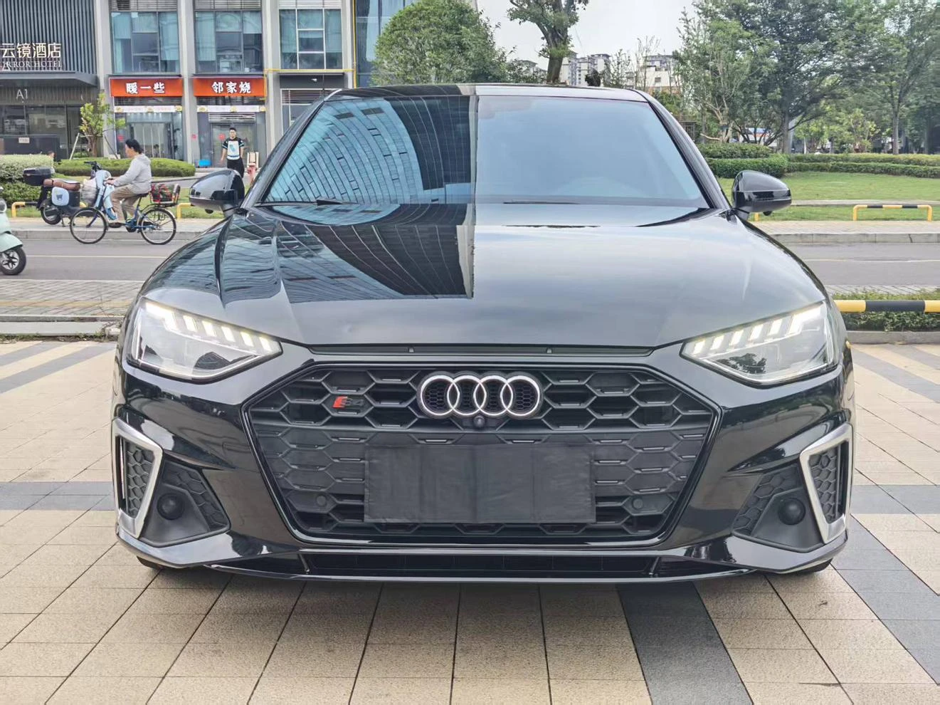 Audi A4L 40TFSI  - exterior