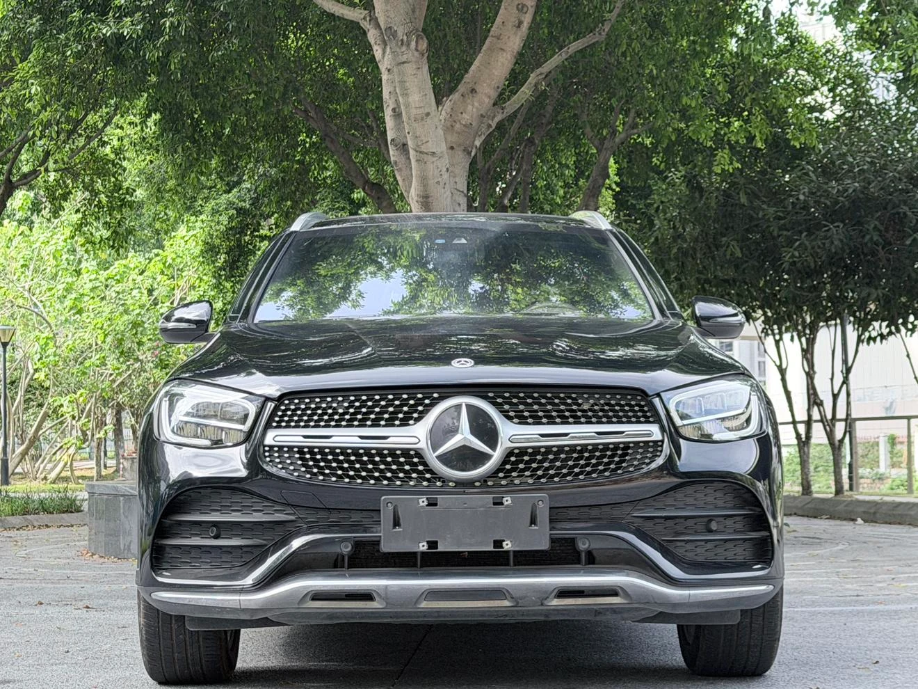Mercedes-Benz GLC 300 L 4MATIC Dynamic Edition - exterior