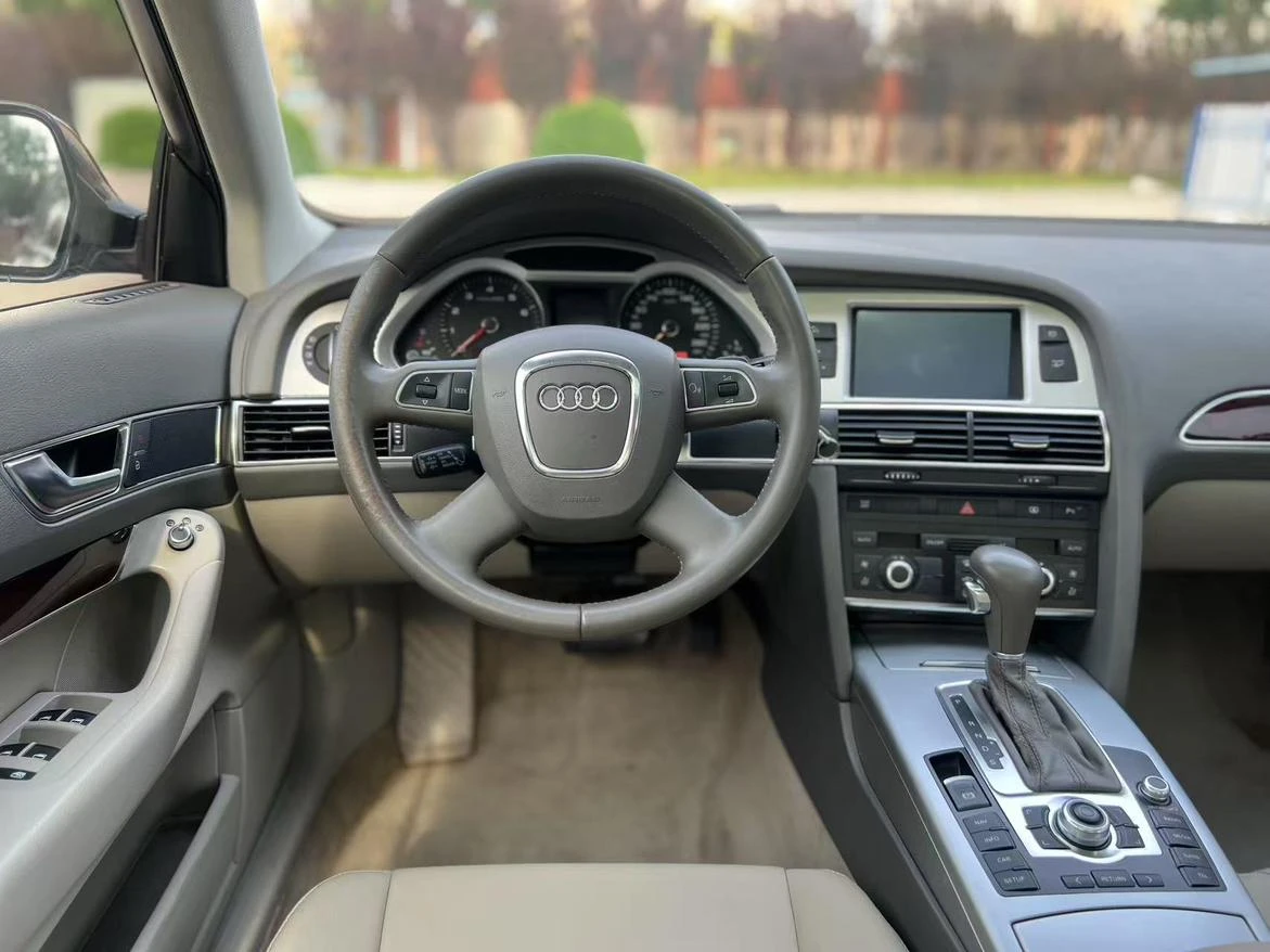 Audi A6L - interior