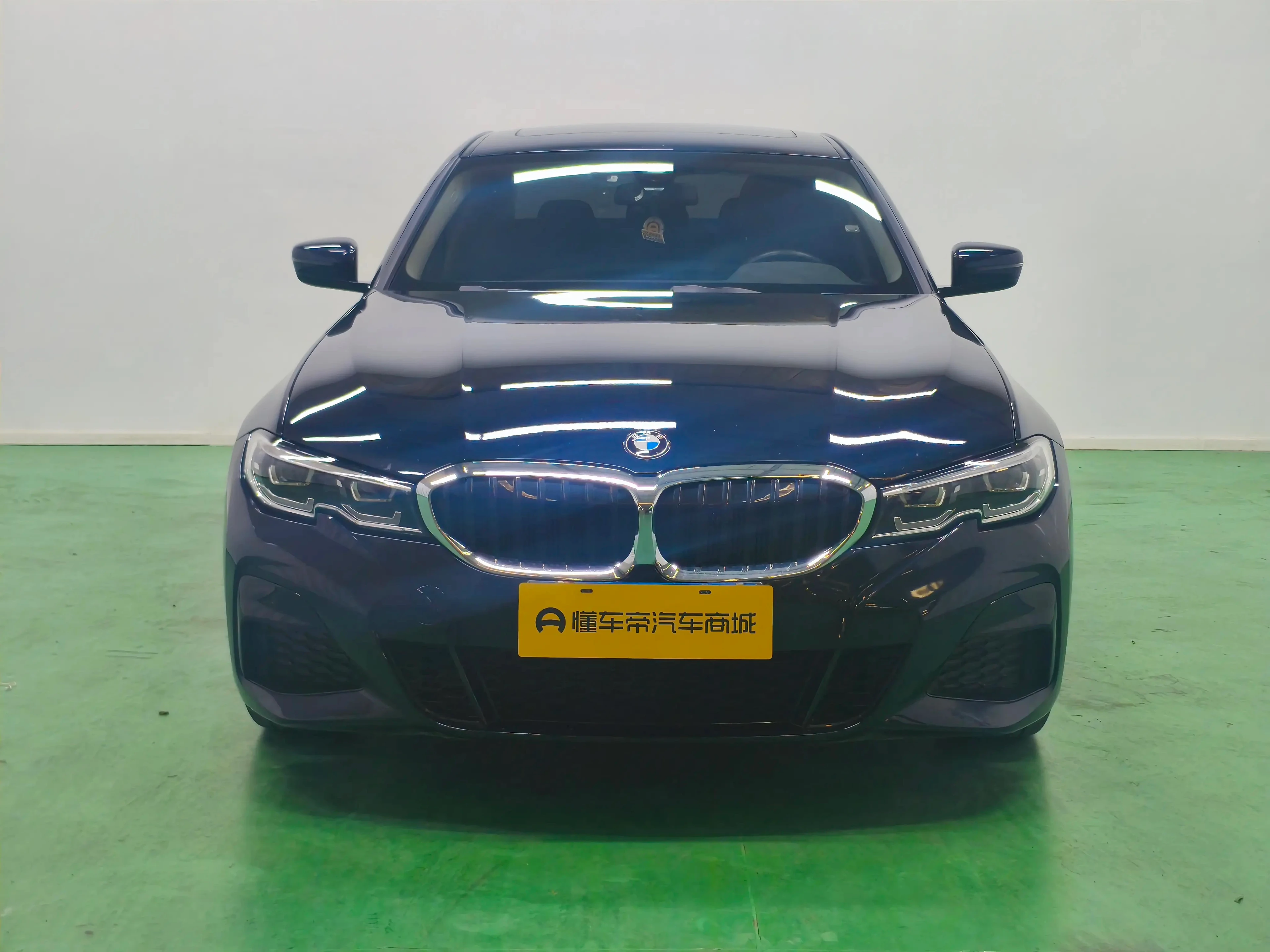BMW 3 Series 325i M Sport - exterior