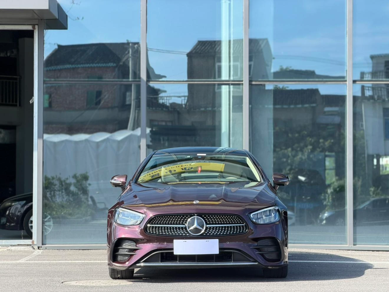 Mercedes-Benz E-Class 260 Coupe - exterior
