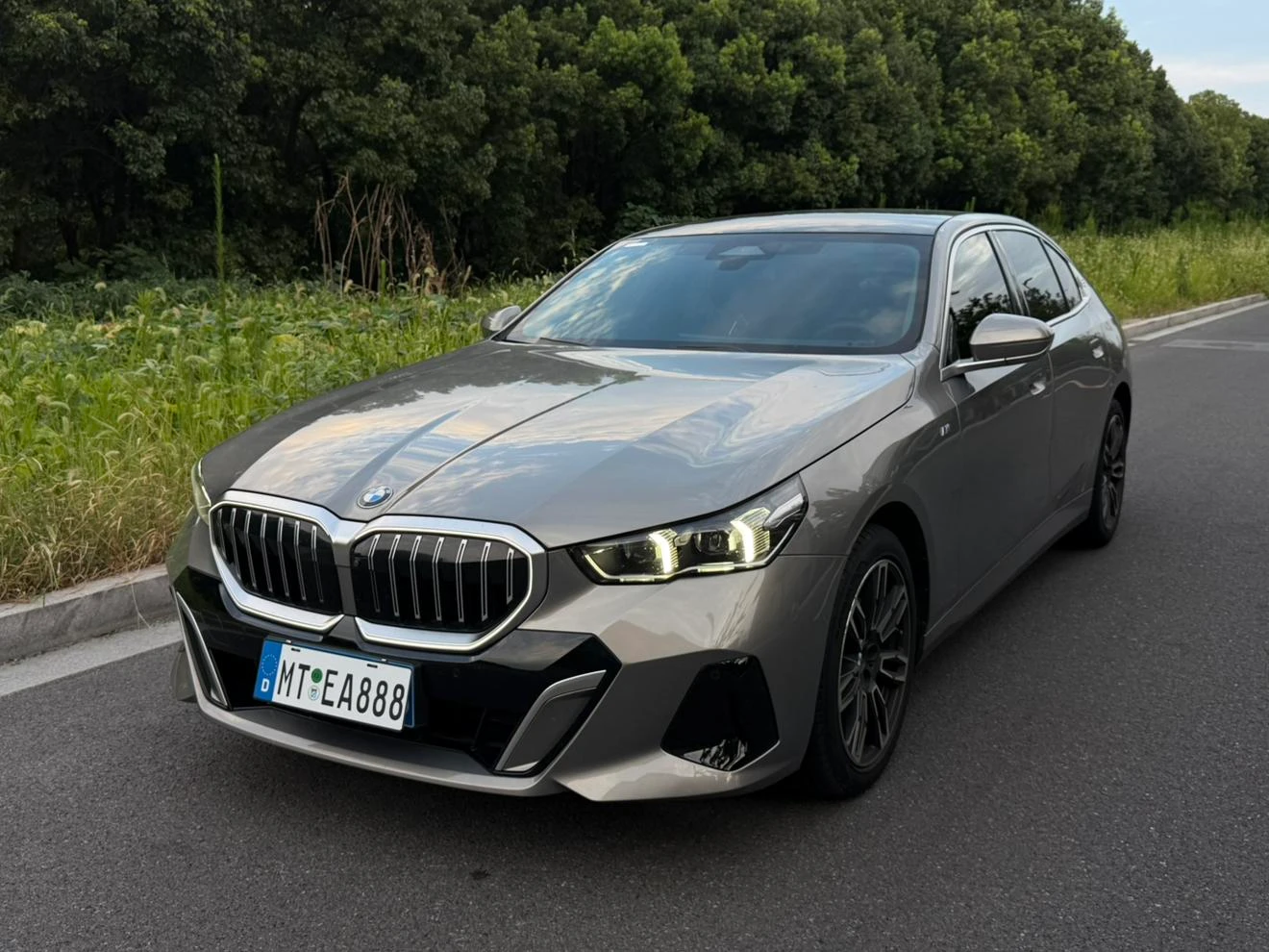 BMW 5 Series 530Li Leading M Sport Package