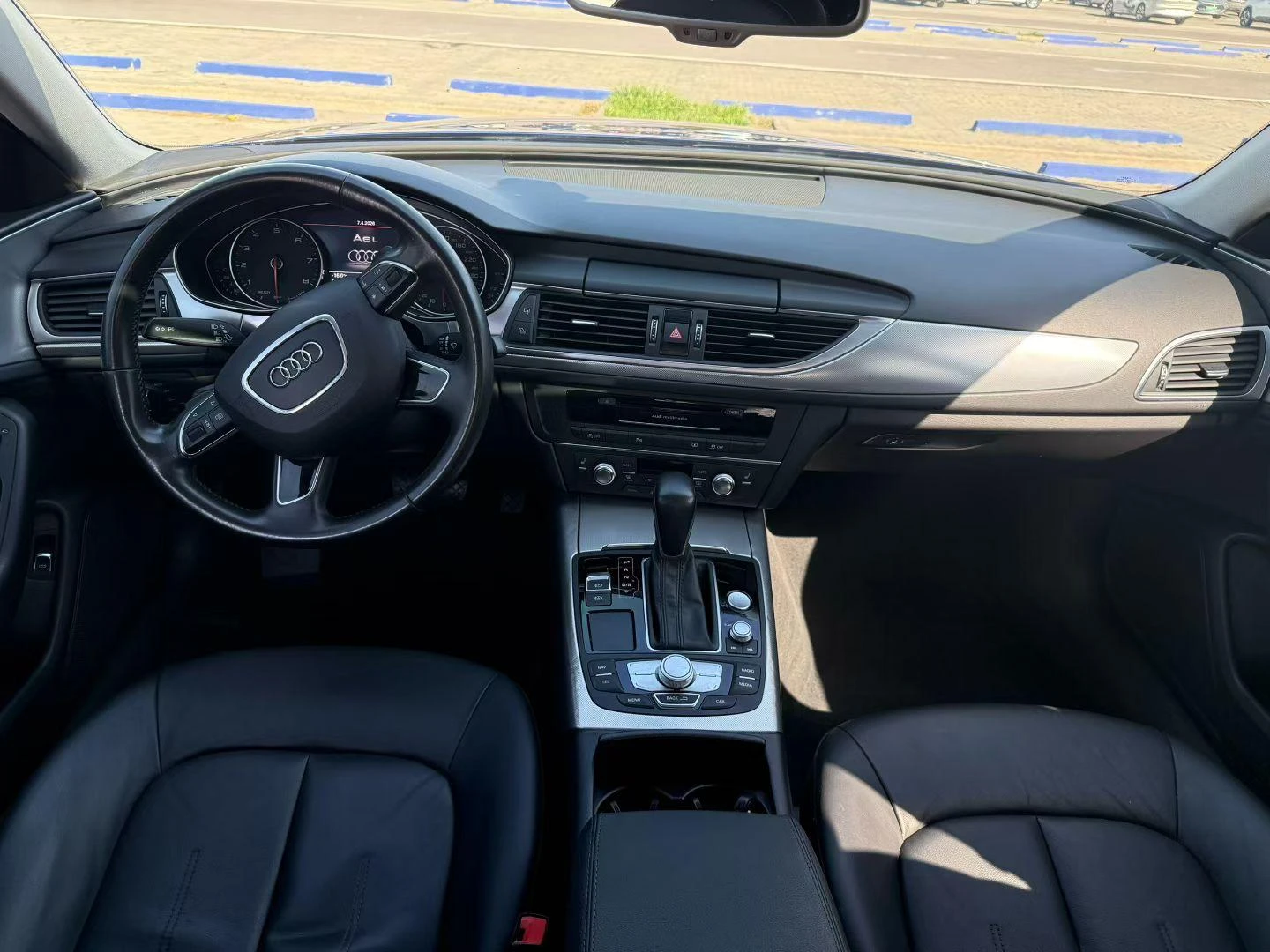 Audi A6L - interior