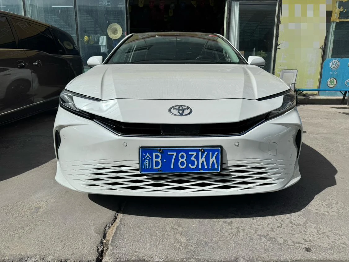 Toyota Camry Hybrid 2.5HG Premium - exterior