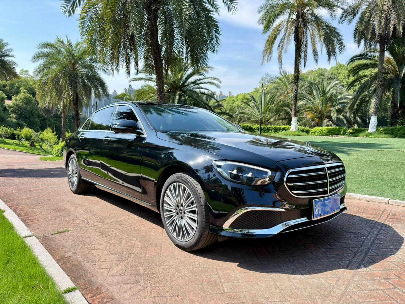 Mercedes-Benz E-Class  300 L Luxury Edition Sedan - exterior