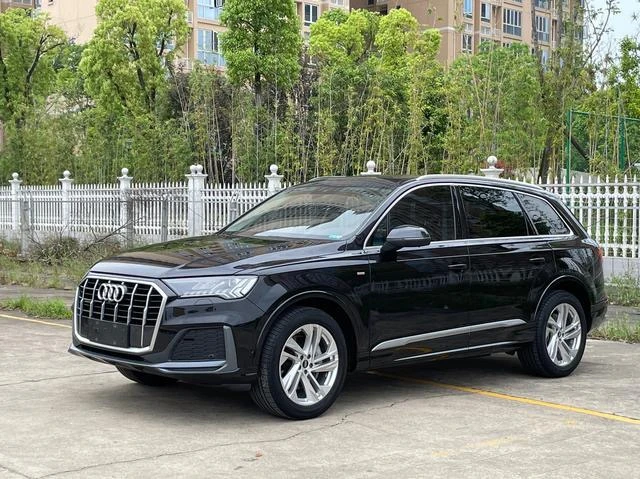 Audi Q7 45 TFSI Sport Trim