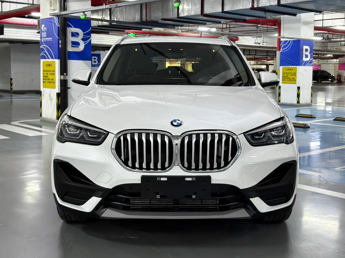BMW X1  sDrive25Li  - exterior