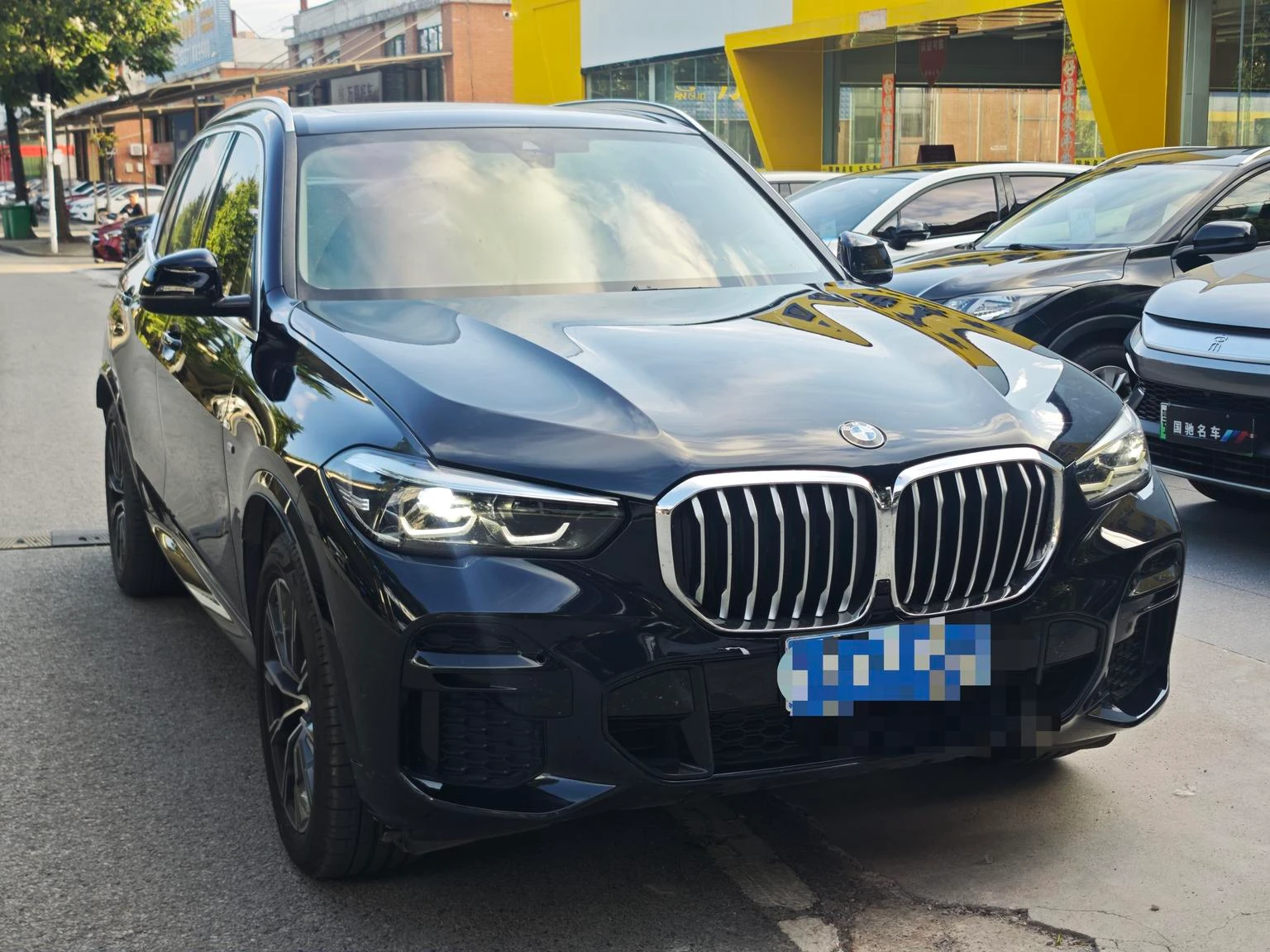 BMW X5  xDrive30i M Sport Package - exterior