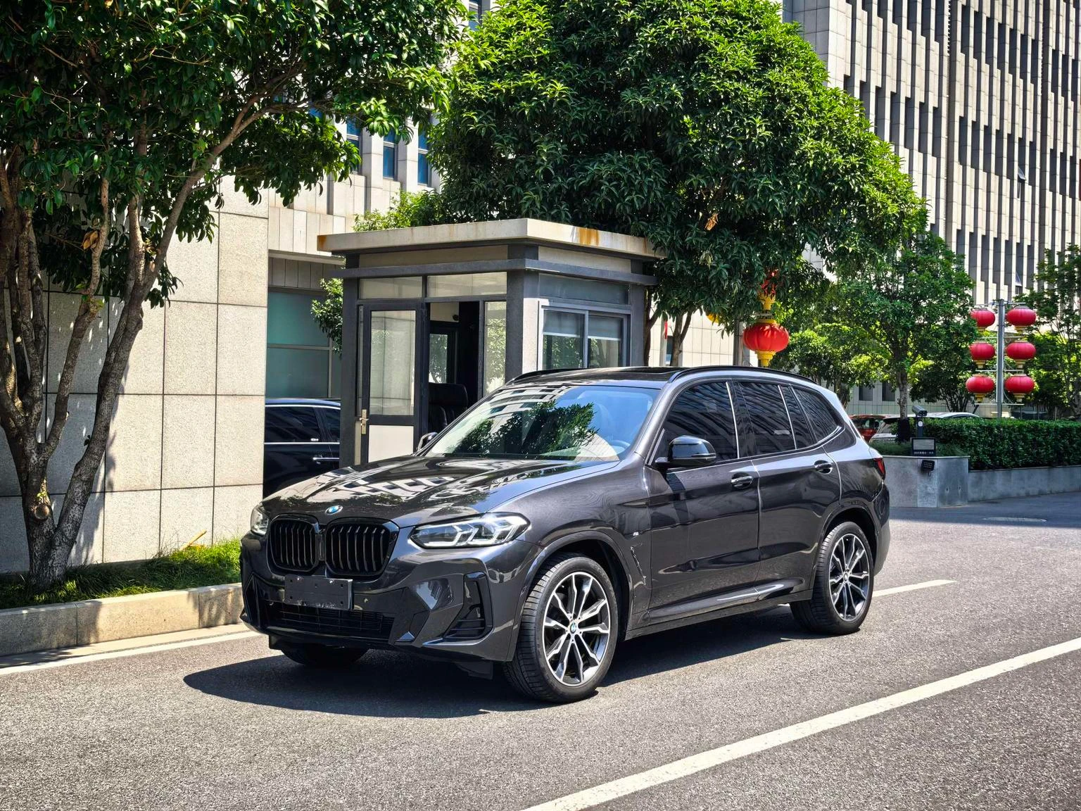 BMW X3 xDrive30i Leading M Shadow Package