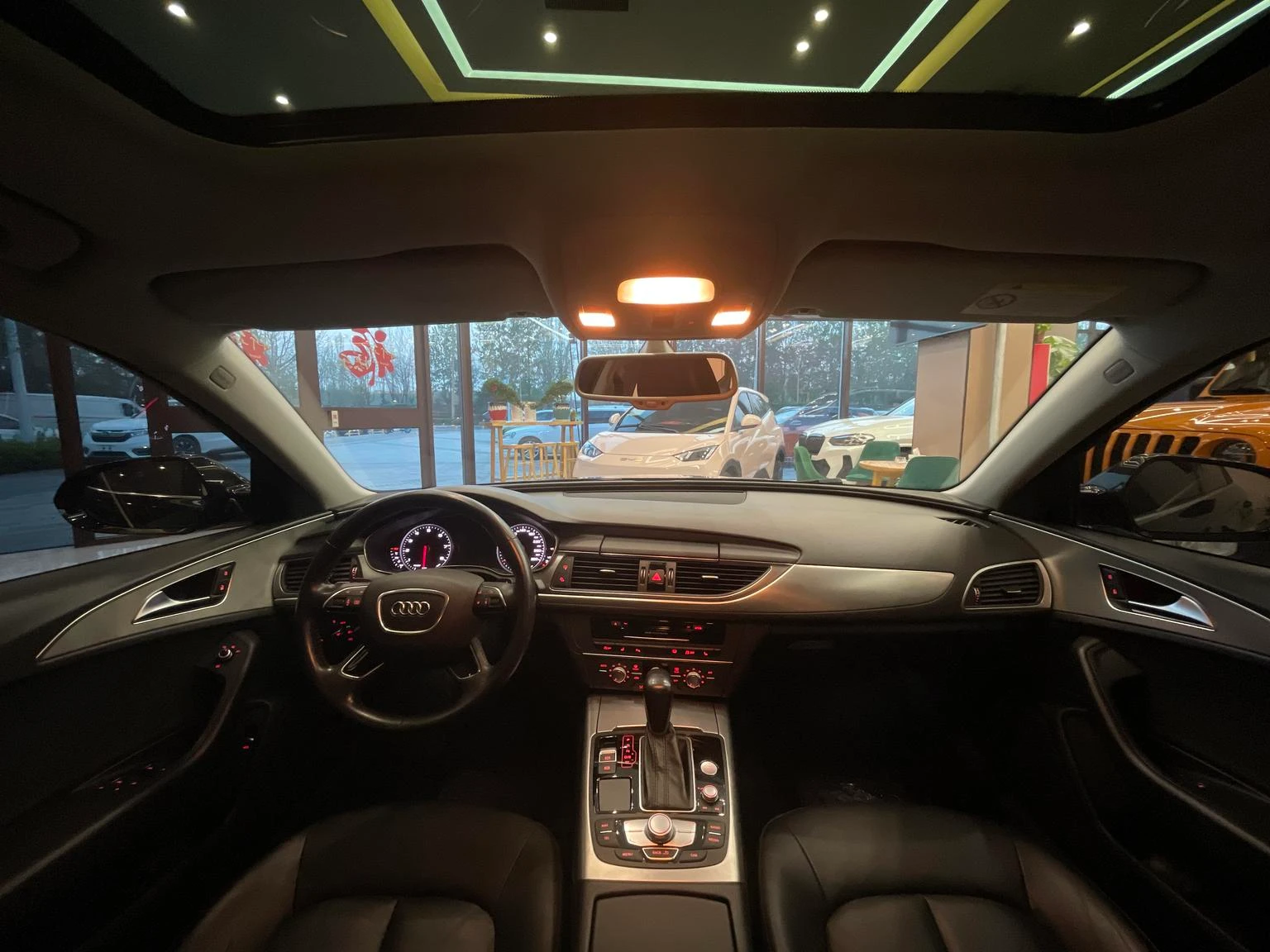 Audi A6L - interior