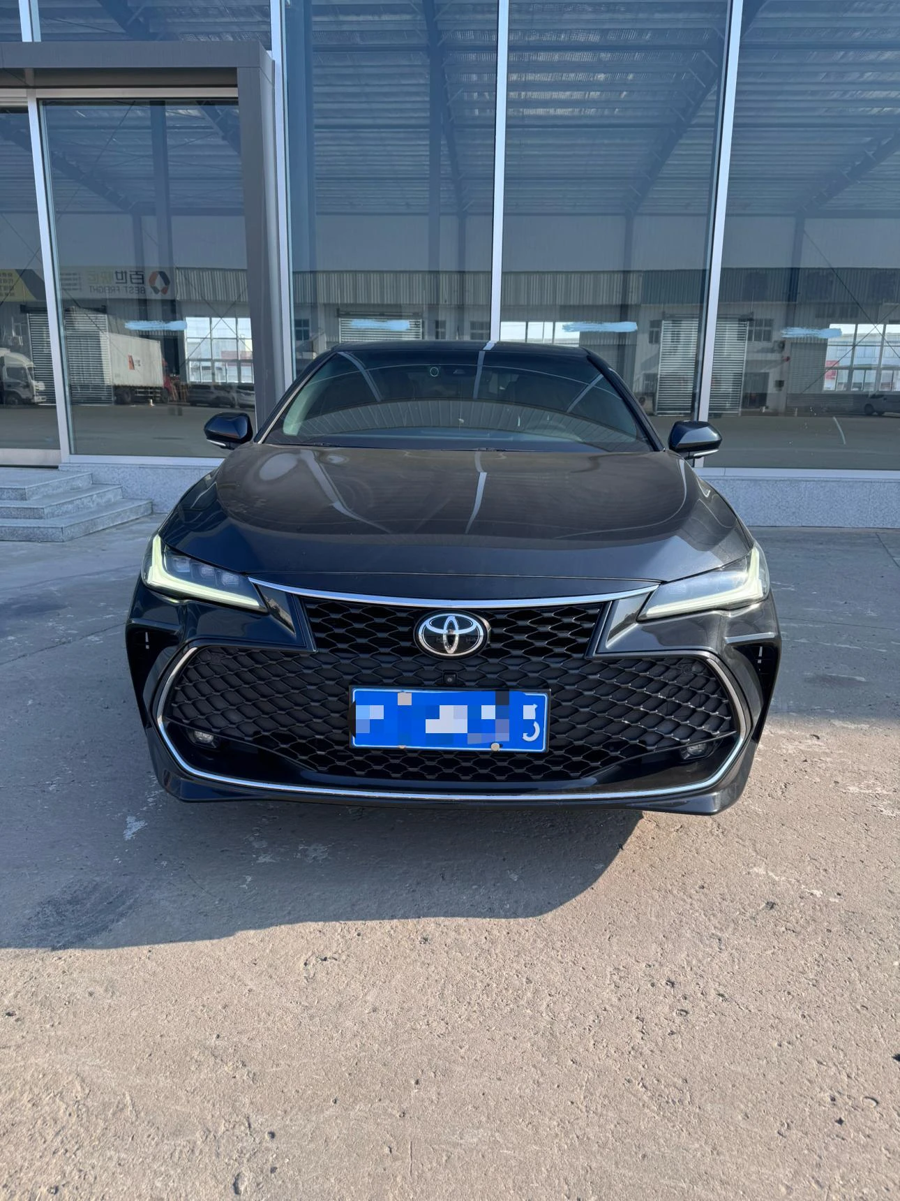 Toyota Avalon 2.5L (Pioneer / Standard Trim) - exterior
