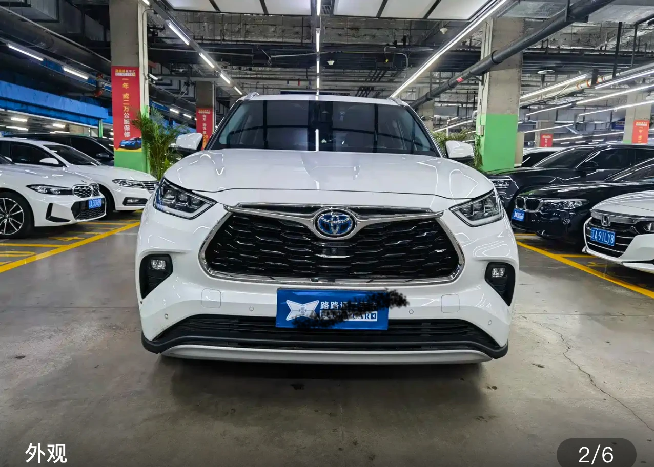 Toyota Highlander Hybrid AWD Ultimate Edition - exterior