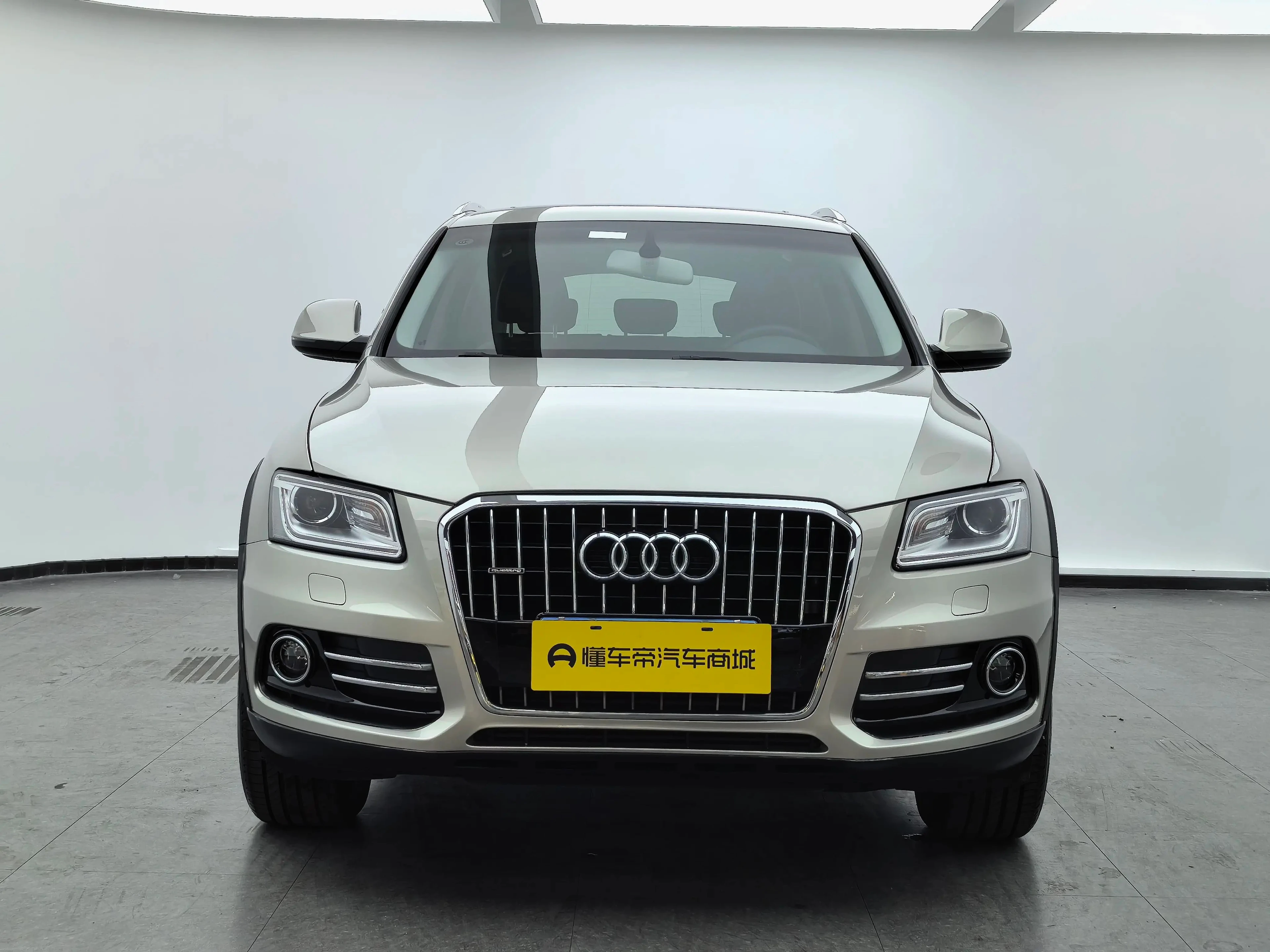 Audi Q5 40 TFSI Progressive - exterior