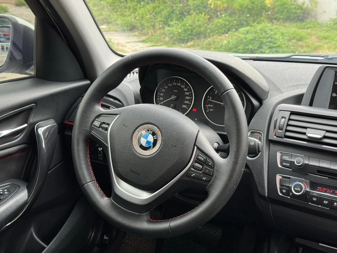 BMW 118i M Sport - interior