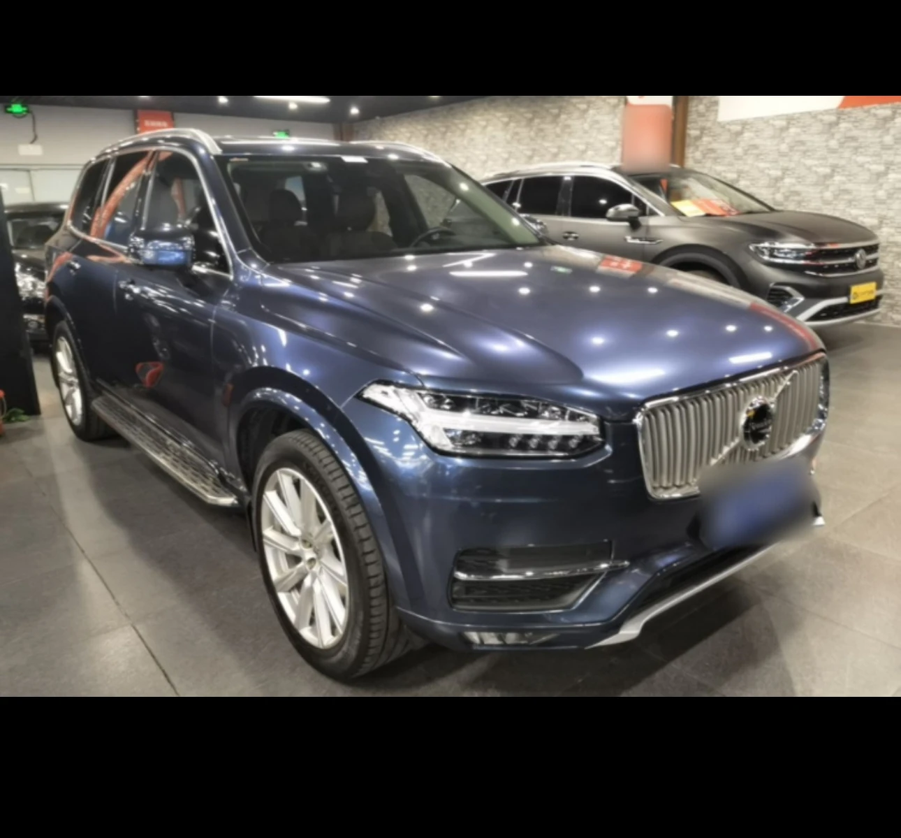 Volvo XC90 T5 AWD - exterior