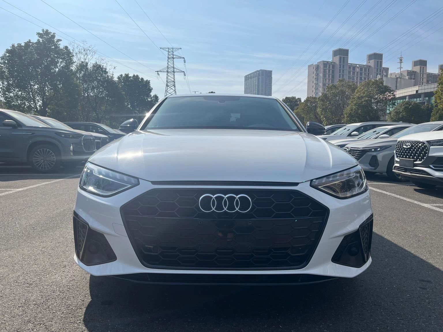 Audi A4L 40 TFSI - exterior