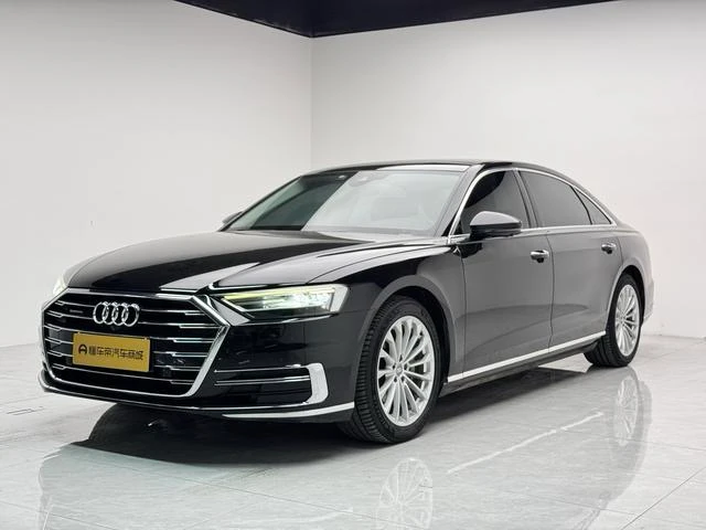 Audi A8L 50 TFSI Comfort Trim