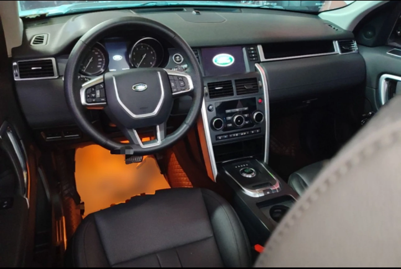 Land Rover Discovery Sport  AWD - interior