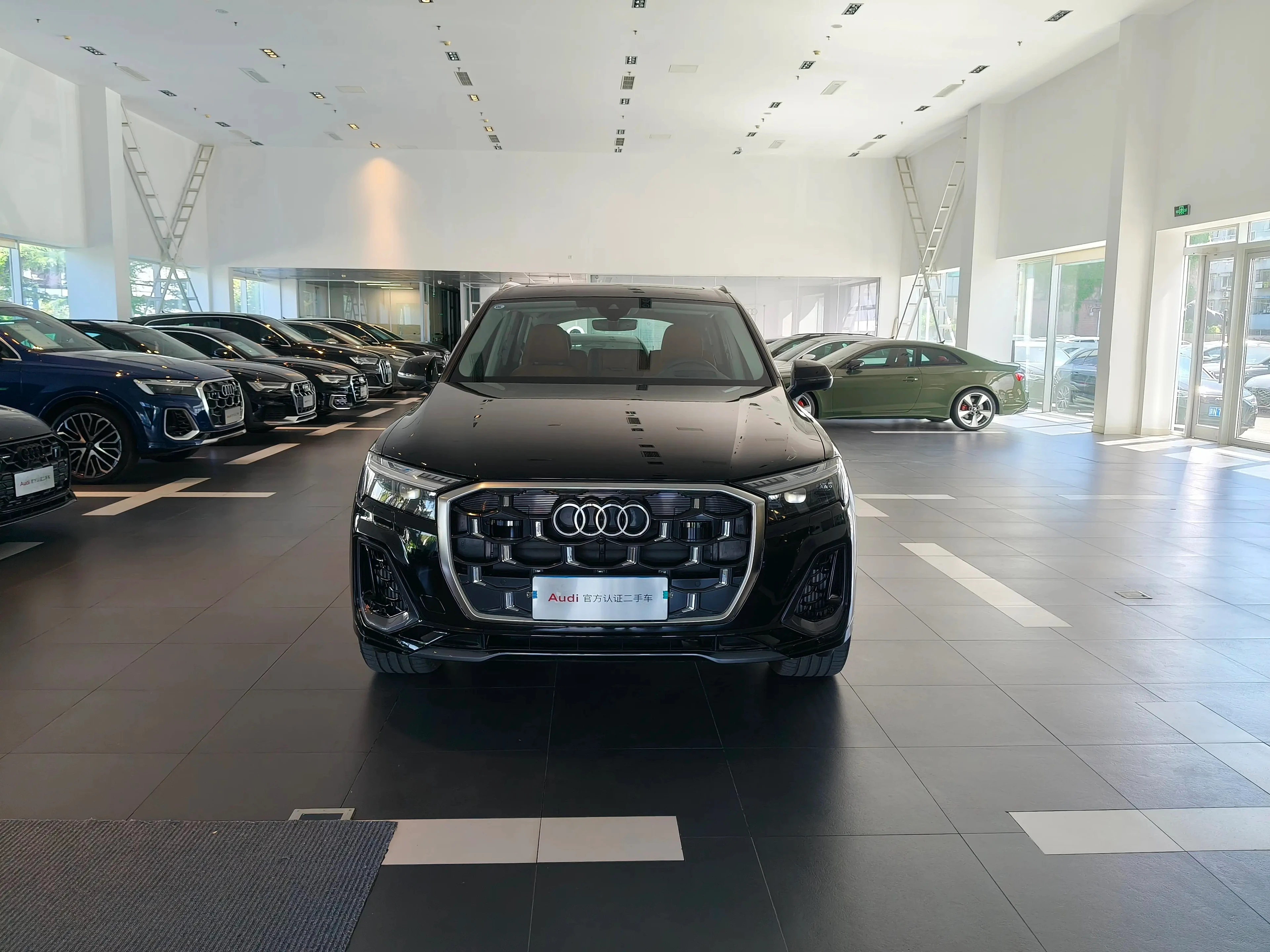 Audi Q7 55 TFSI Premium Trim