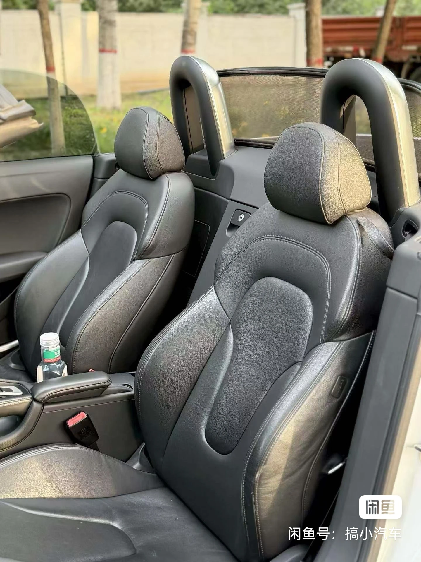 Audi TT Roadster - interior