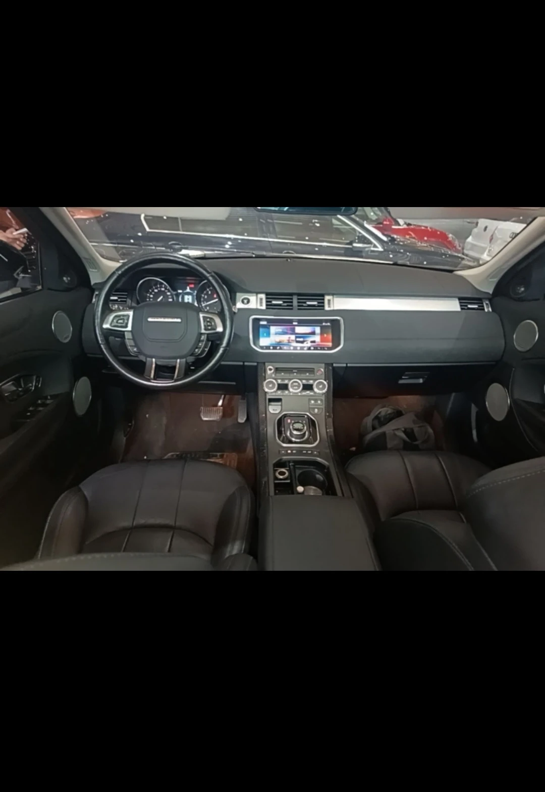 Land Rover Range Rover Evoque SE  - interior
