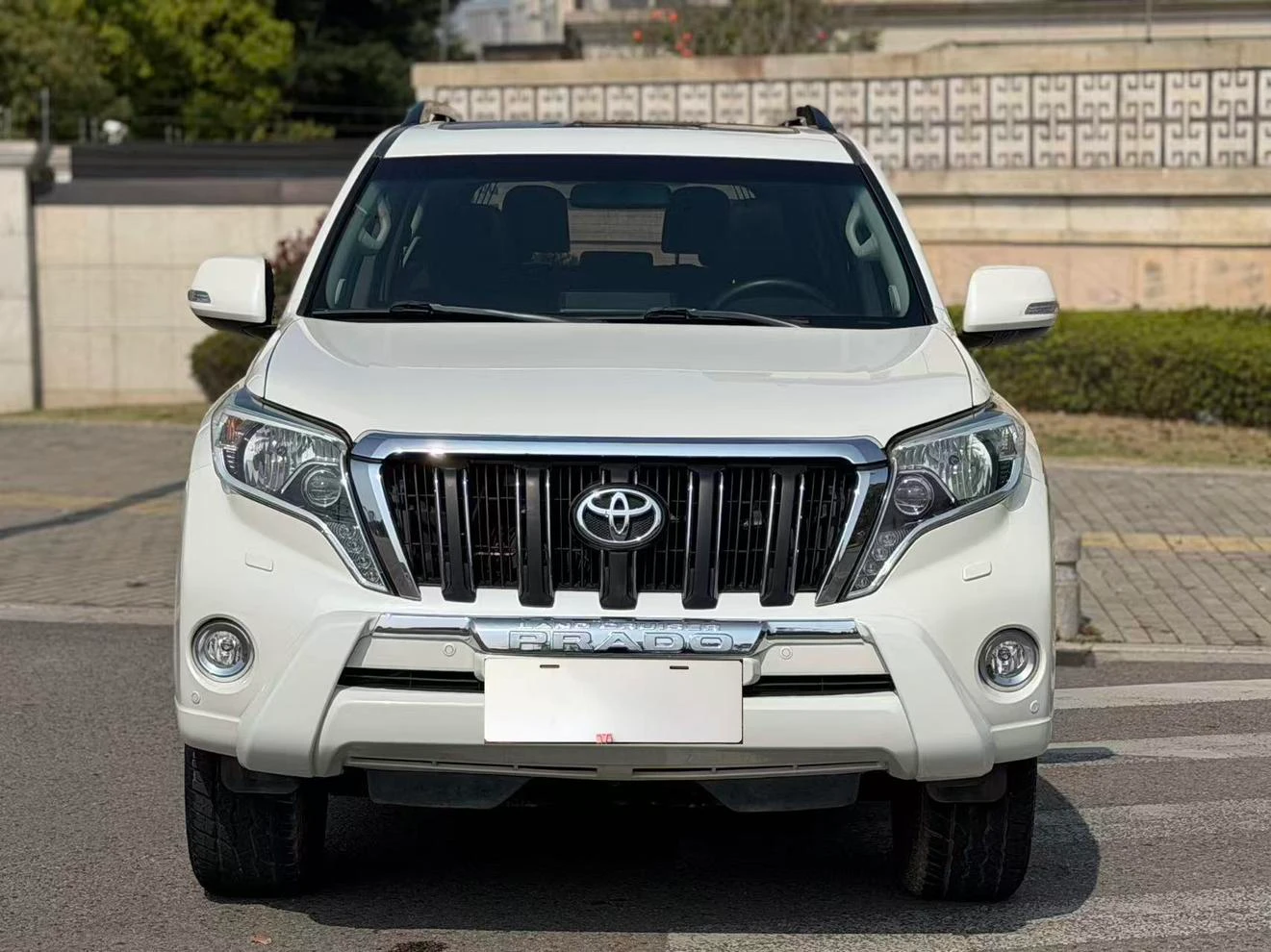 Toyota Prado 3.5L V6 (TX-L NAVI Trim) - exterior