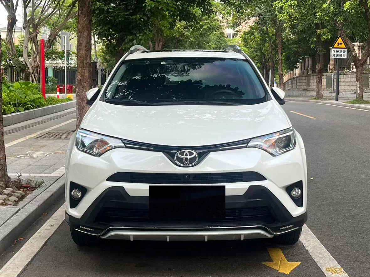 Toyota RAV4 CVT 2WD - exterior