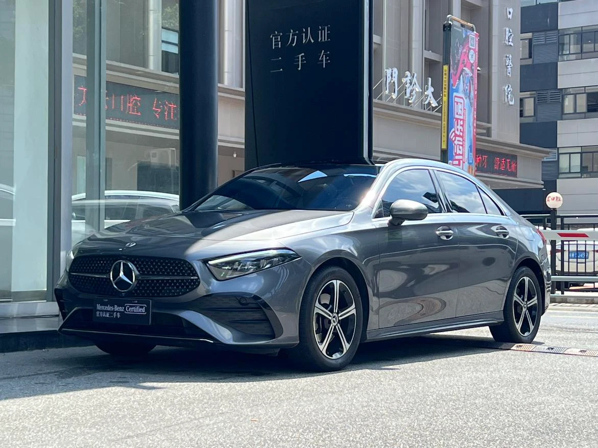 Mercedes-Benz A-Class A200L Fashion Edition - exterior