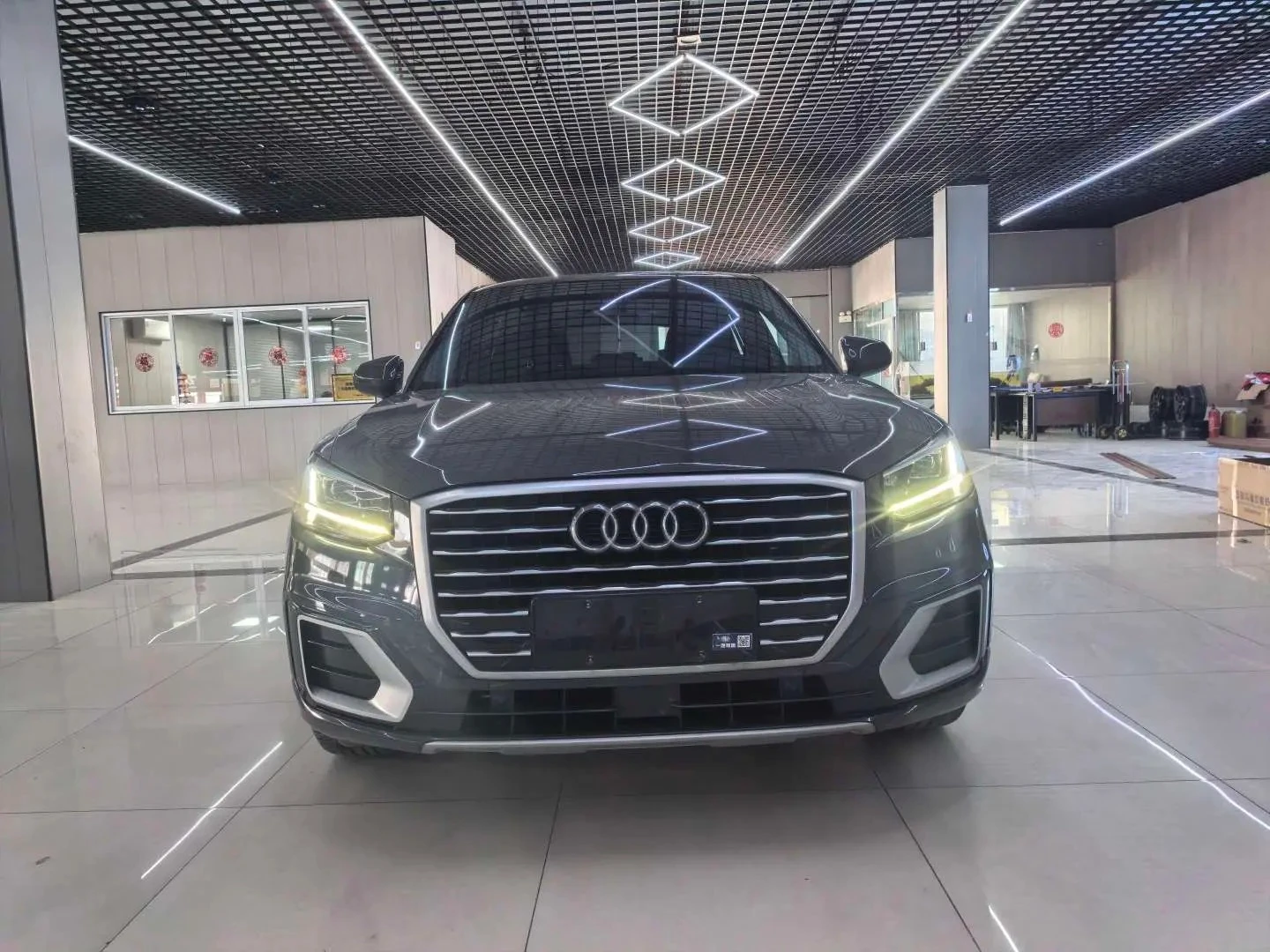 Audi Q2L 35TFSI Fashion Dynamic - exterior