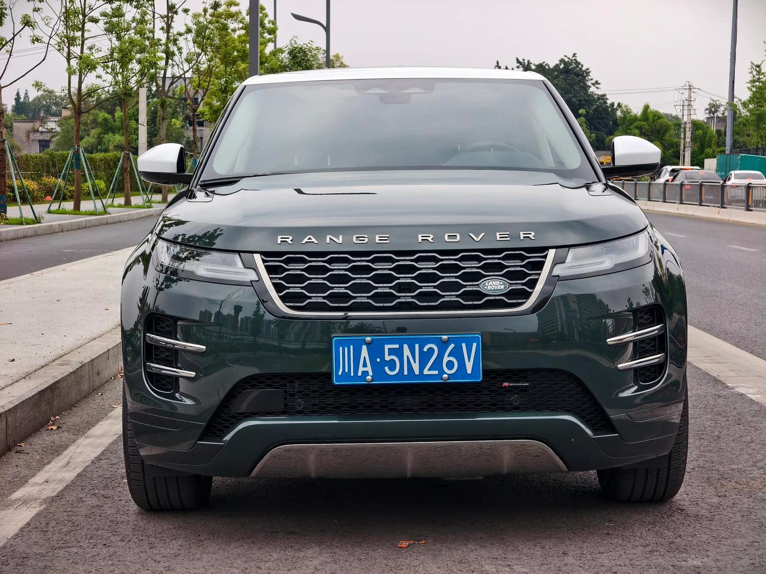 Land Rover Range Rover Evoque L 249PS R-Dynamic Luxury Edition - exterior
