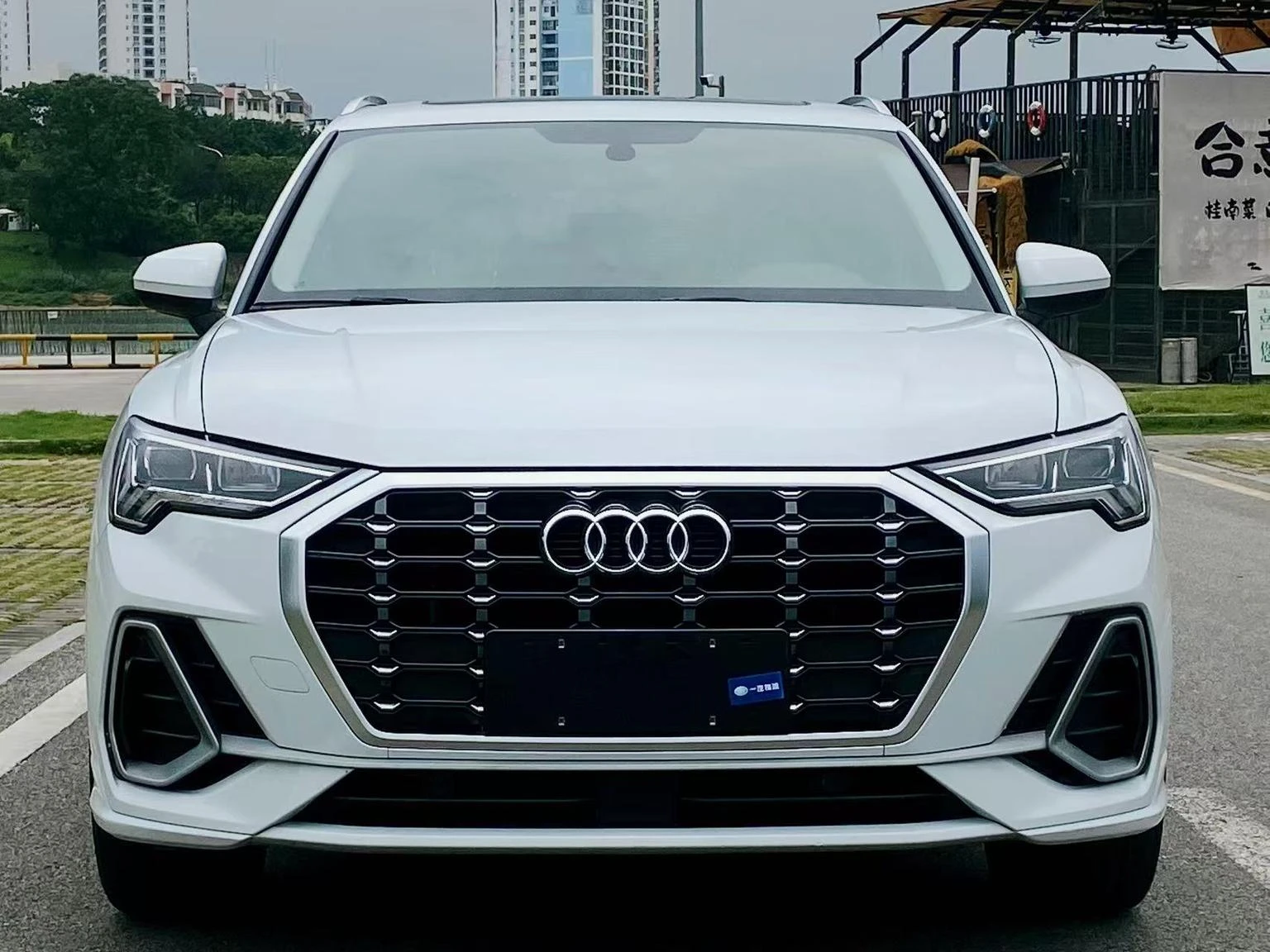 Audi Q3 35 TFSI Fashion - exterior