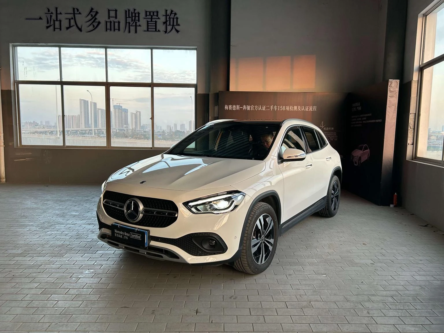 Mercedes-Benz GLA-class 220 - exterior