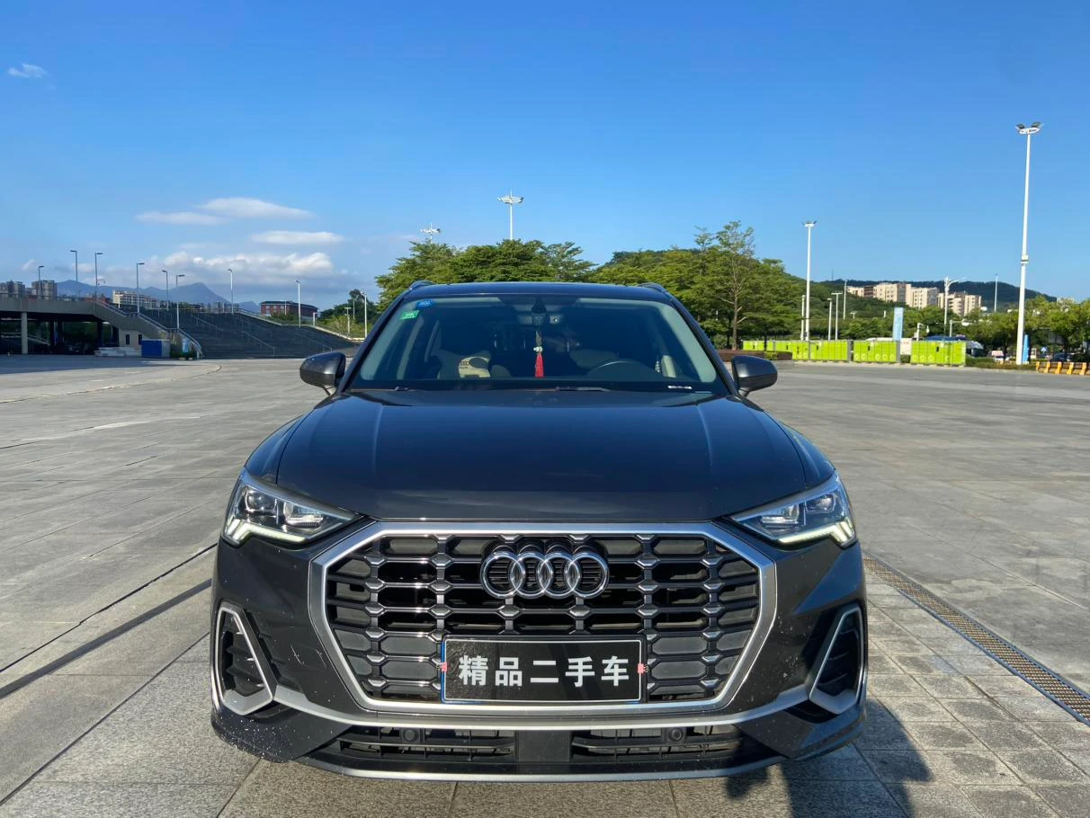 Audi Q3 35 TFSI Sport Style - exterior