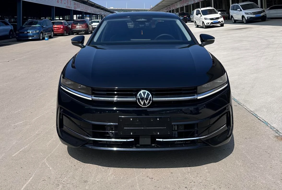 Volkswagen Magotan 300TSI Premium Edition - exterior