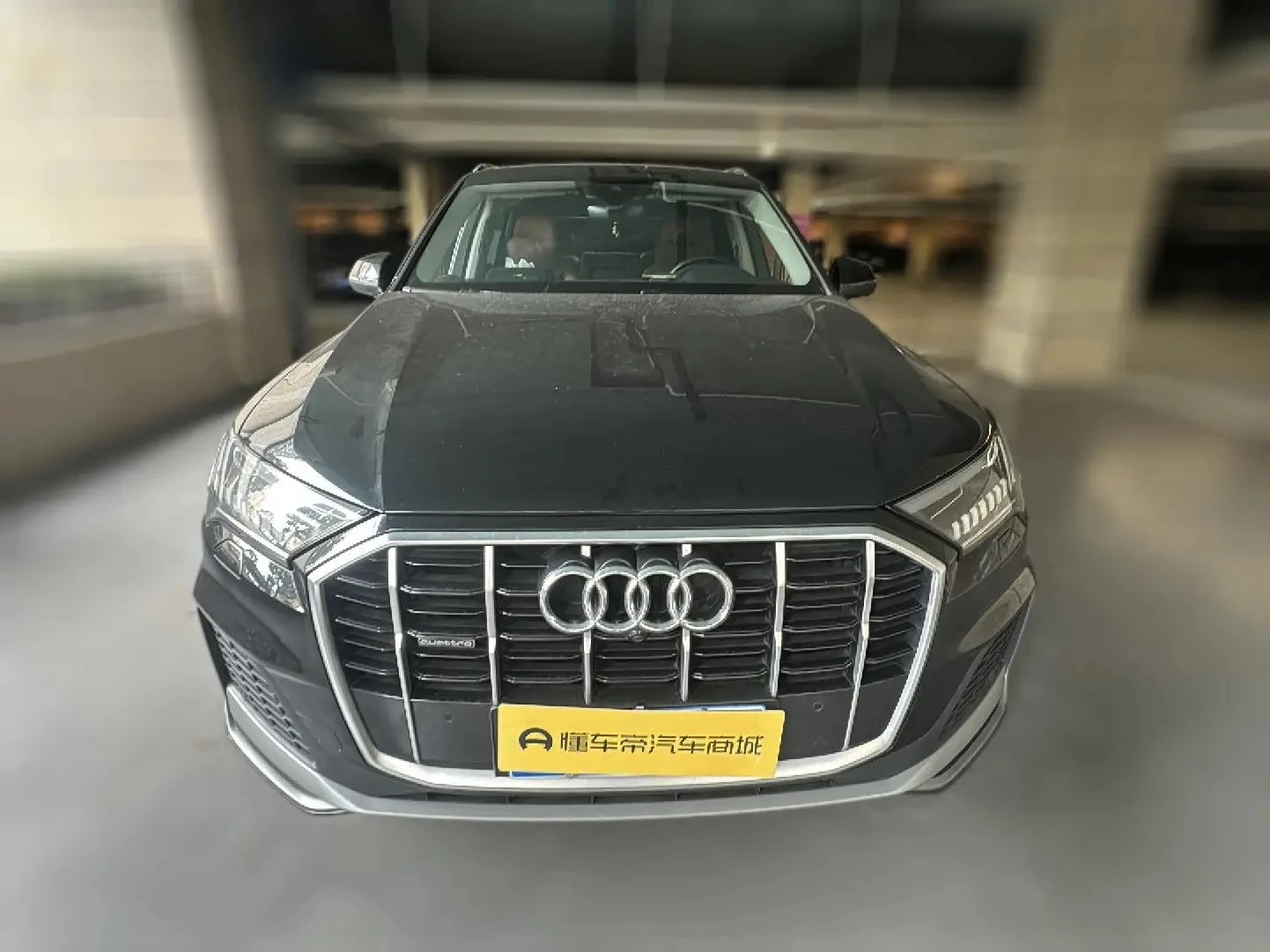 Audi Q7 45 TFSI Sport Trim - exterior