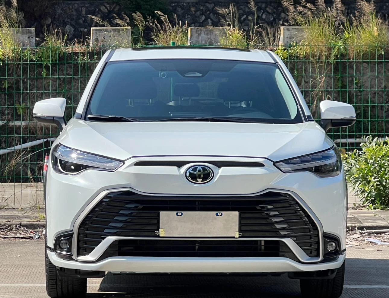 Toyota Frontlander 2.0L CVT 2WD  - exterior