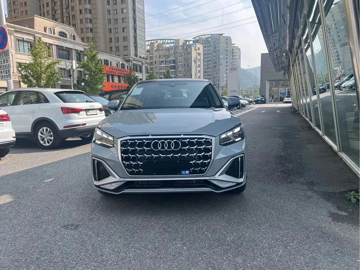 Audi Q2L 35TFSI Fashion Dynamic Trim - exterior